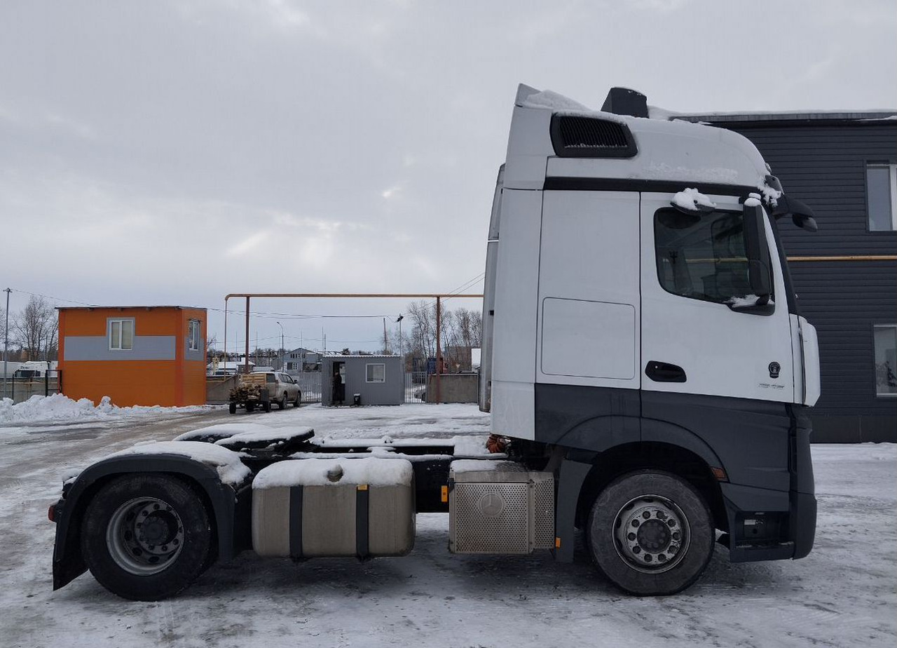 Тягач Mercedes-Benz Actros: фото 8