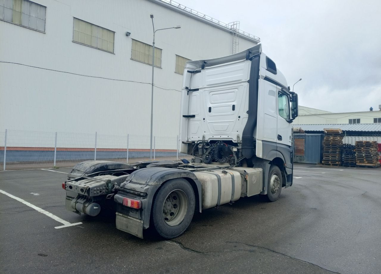 Тягач Mercedes-Benz Actros: фото 7