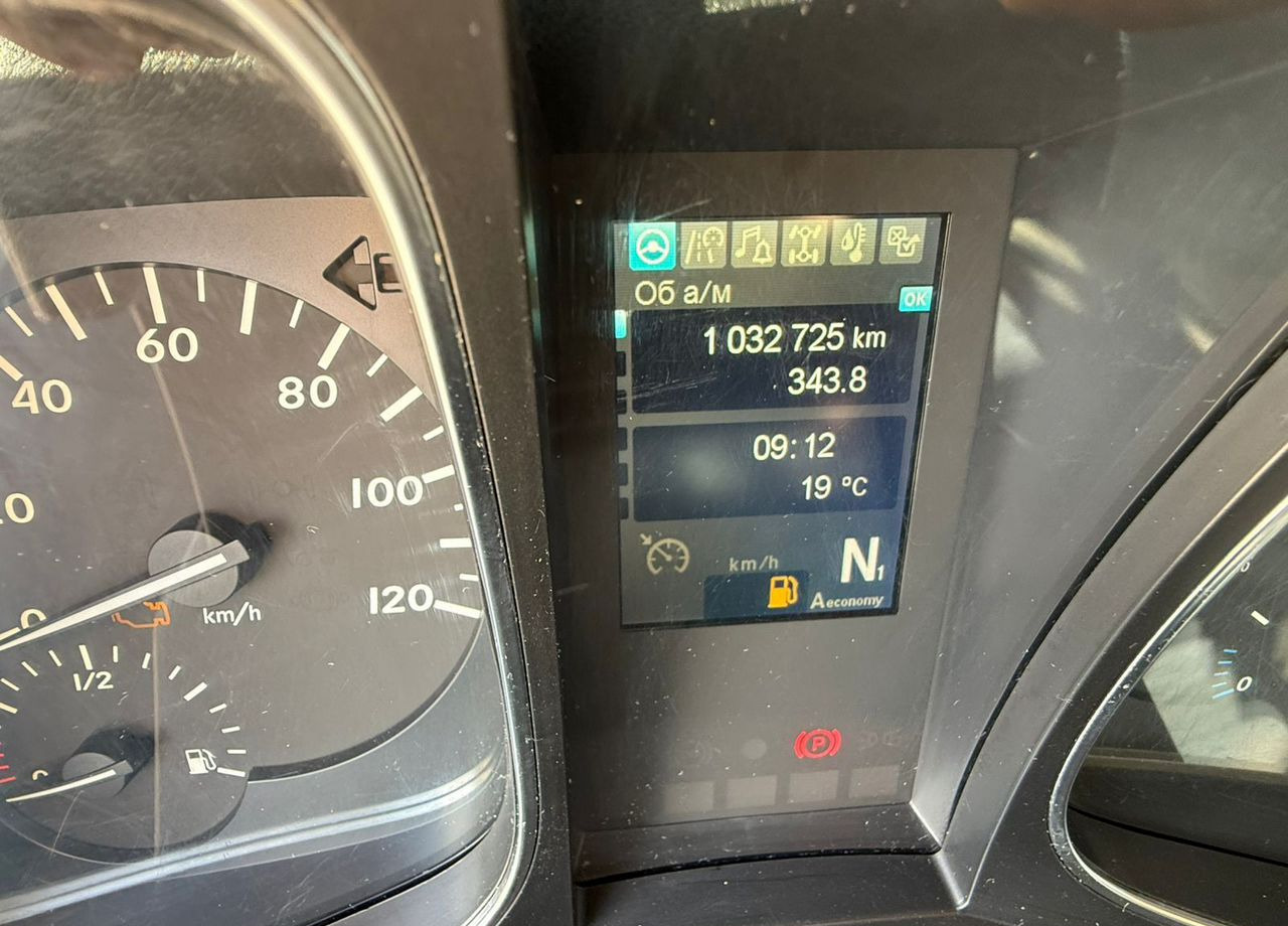 Тягач Mercedes-Benz Actros: фото 12 Тягач Mercedes-Benz Actros: фото 12