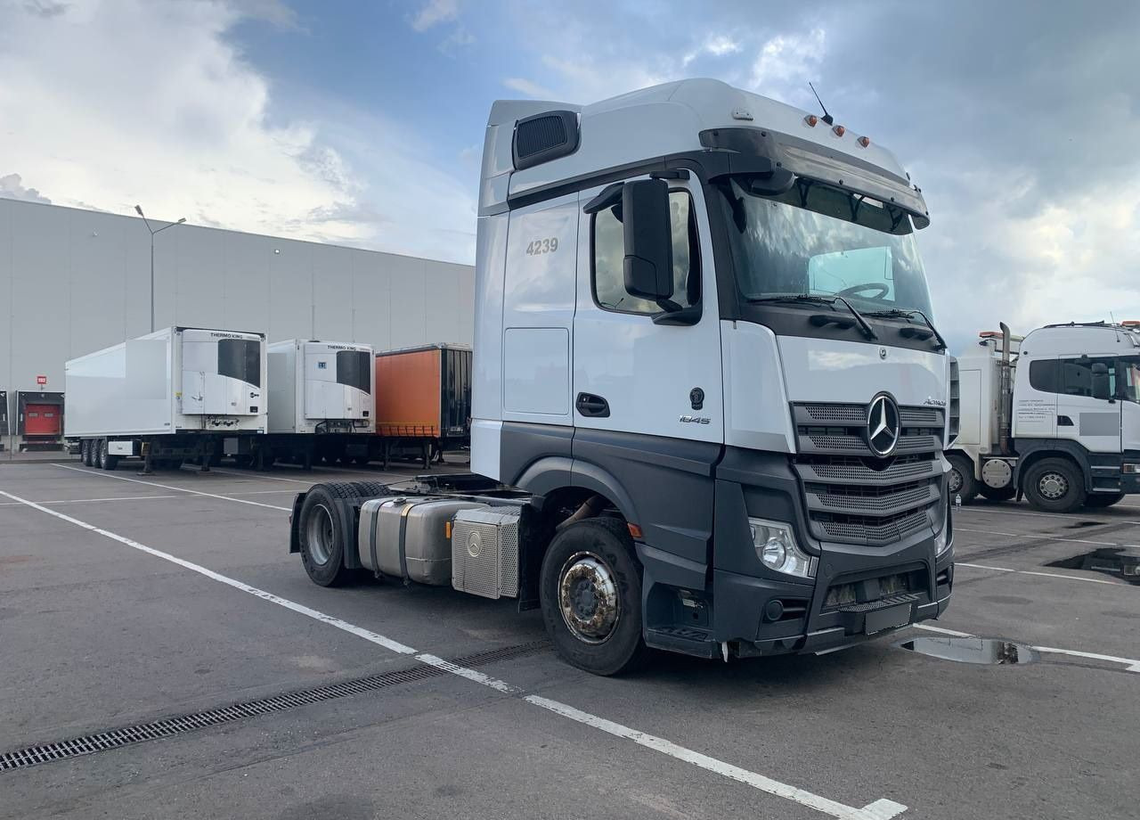 Mercedes-Benz Actros - Тягач: фото 1 Mercedes-Benz Actros - Тягач: фото 1