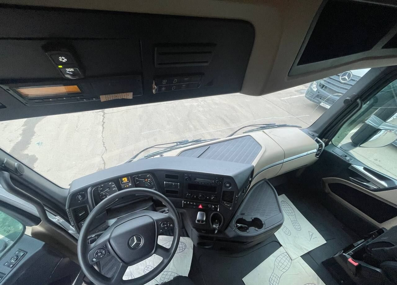 Тягач Mercedes-Benz Actros: фото 10