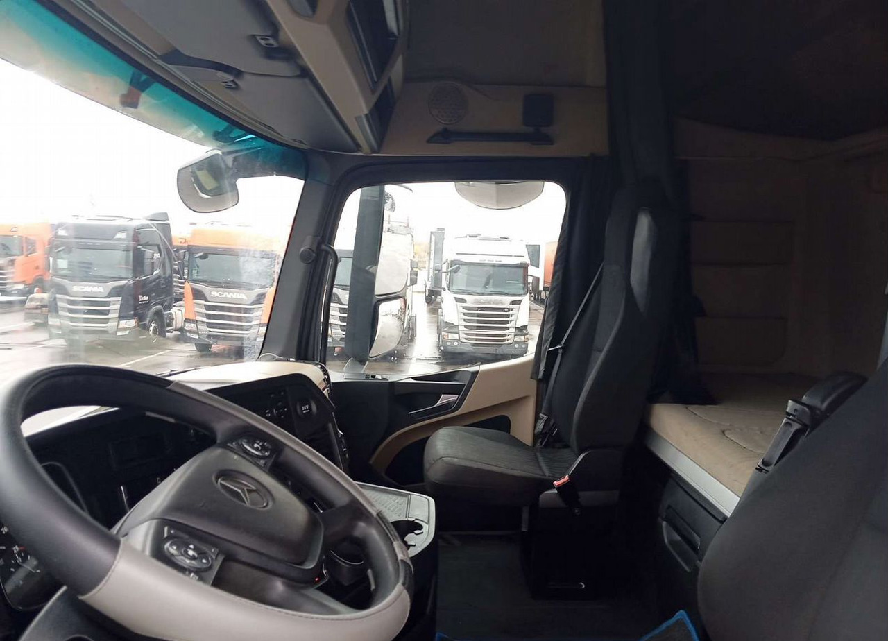 Тягач Mercedes-Benz Actros: фото 12