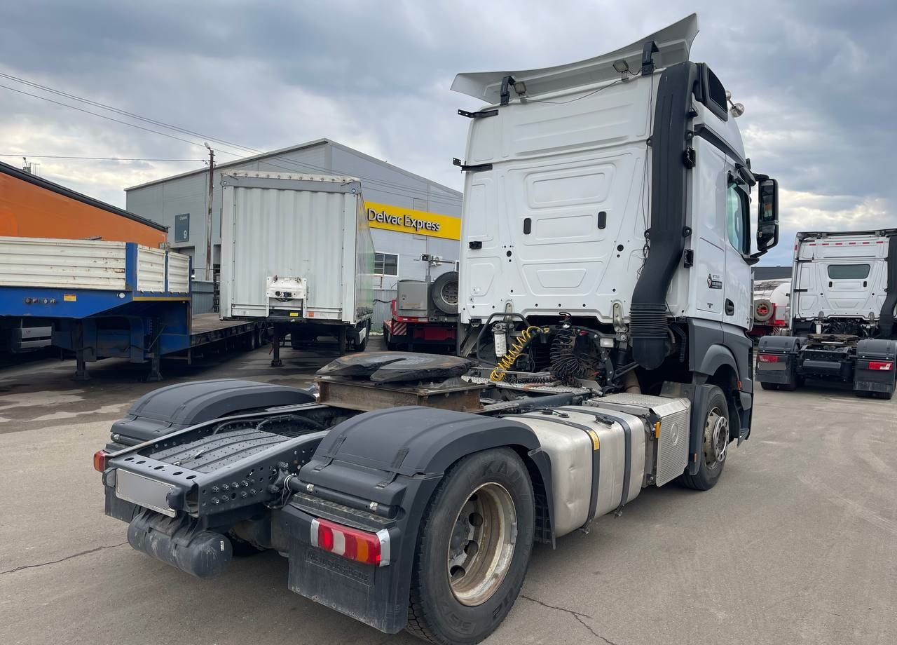 Тягач Mercedes-Benz Actros: фото 7 Тягач Mercedes-Benz Actros: фото 7