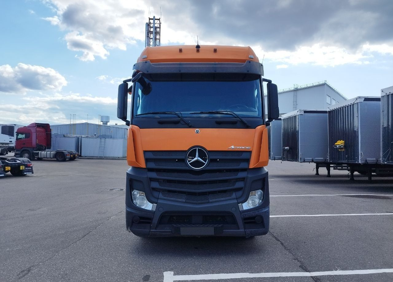 Mercedes-Benz Actros - Тягач: фото 2 Mercedes-Benz Actros - Тягач: фото 2