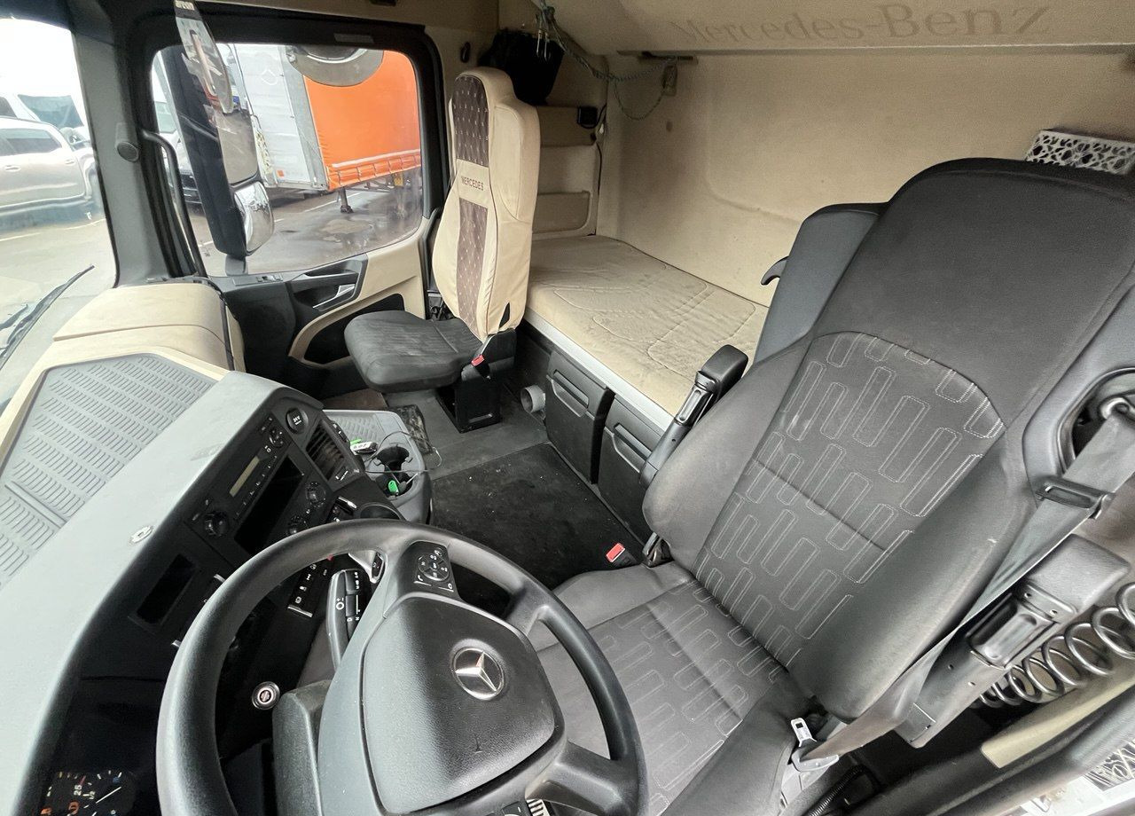 Тягач Mercedes-Benz Actros: фото 9
