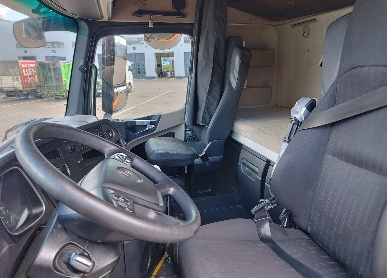 Тягач Mercedes-Benz Actros: фото 10