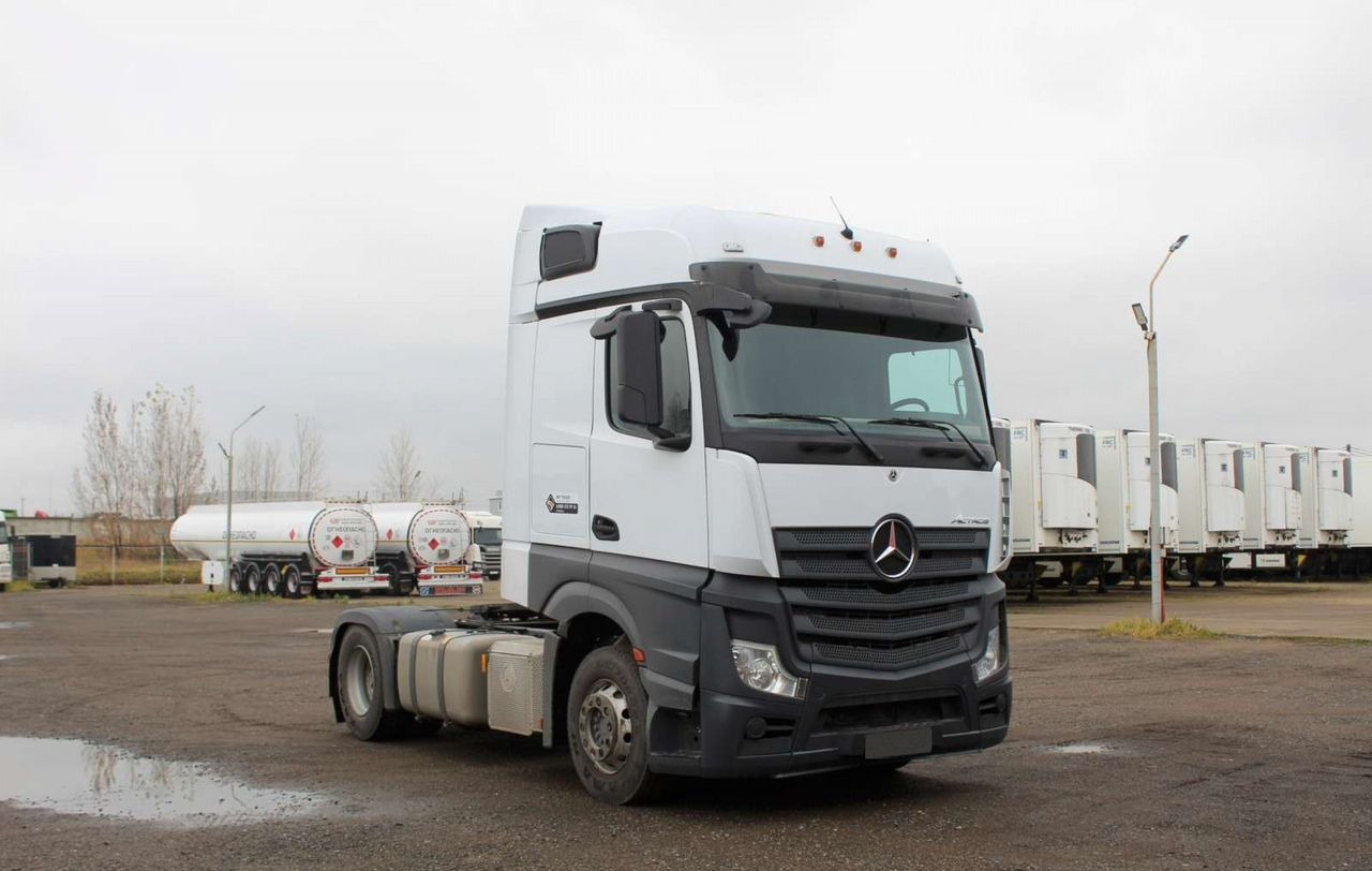 Mercedes-Benz Actros - Тягач: фото 1 Mercedes-Benz Actros - Тягач: фото 1