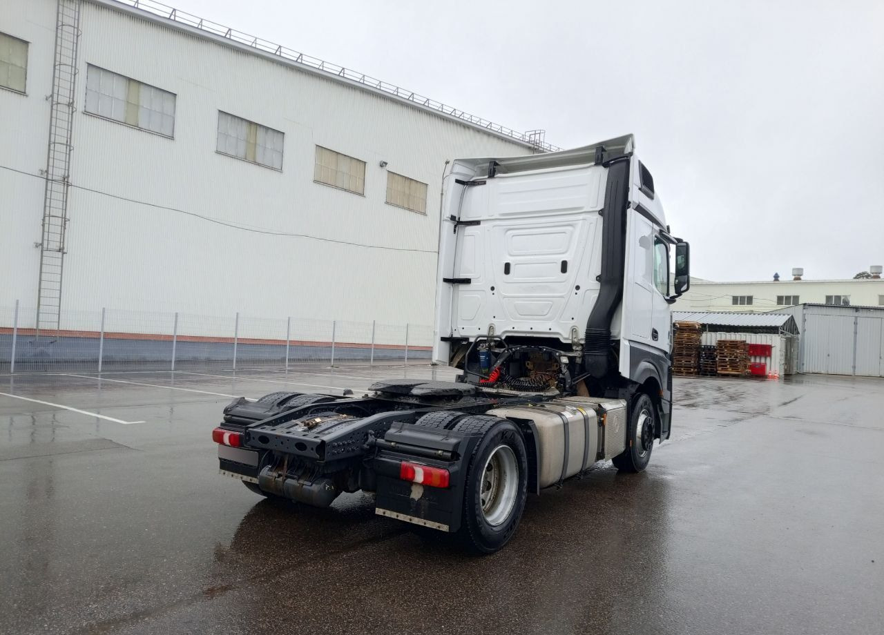 Тягач Mercedes-Benz Actros: фото 7
