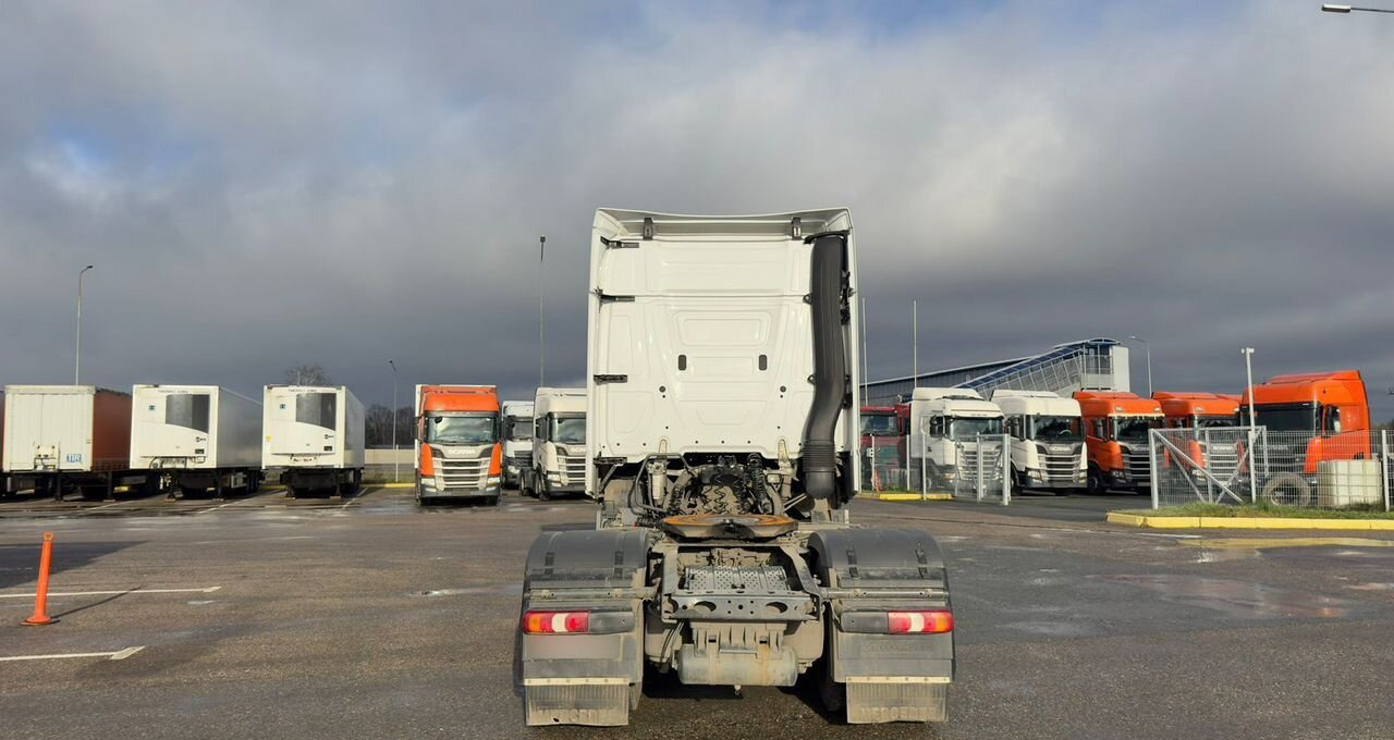 Тягач Mercedes-Benz Actros: фото 6 Тягач Mercedes-Benz Actros: фото 6