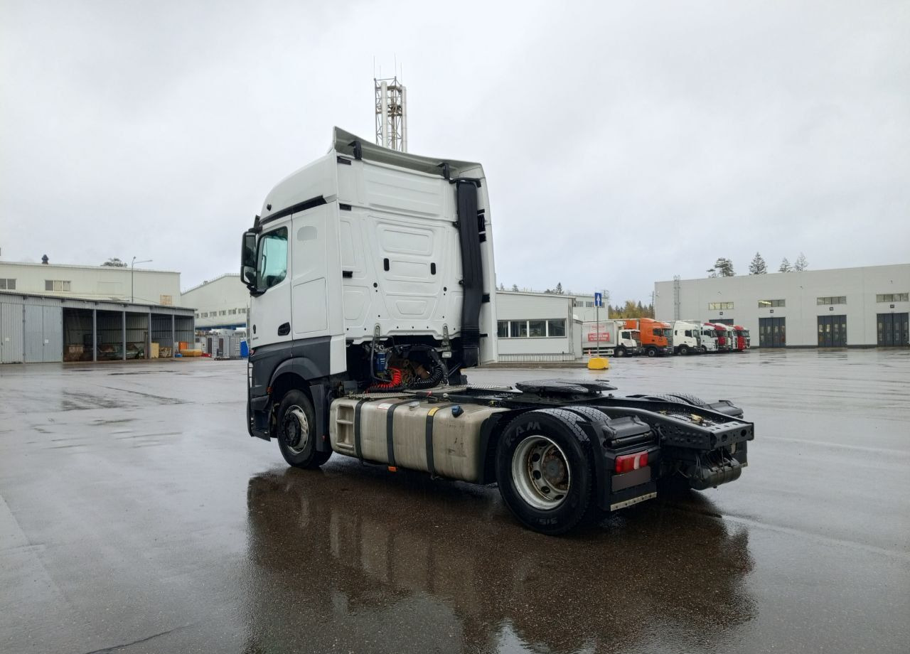Mercedes-Benz Actros - Тягач: фото 5 Mercedes-Benz Actros - Тягач: фото 5