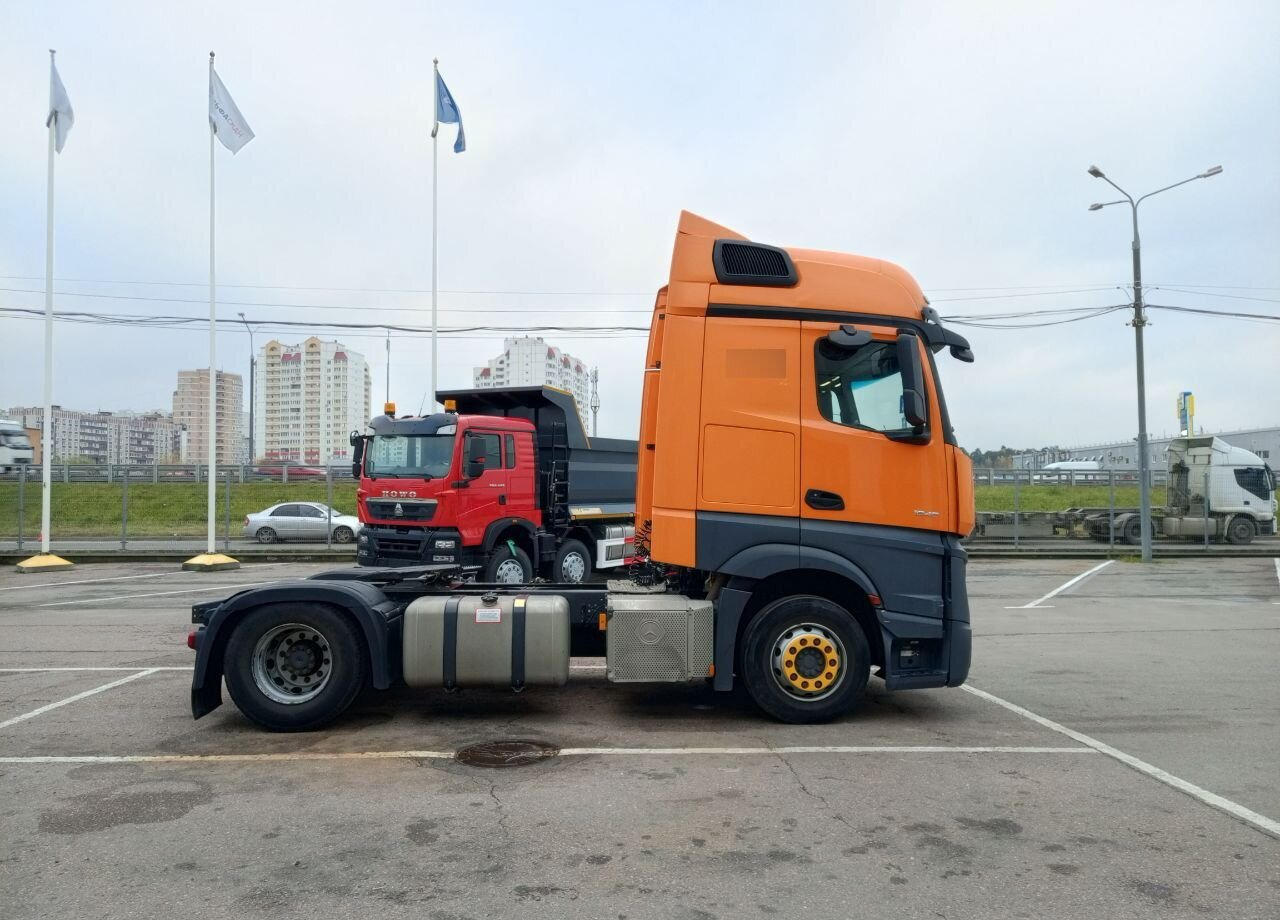 Тягач Mercedes-Benz Actros: фото 6