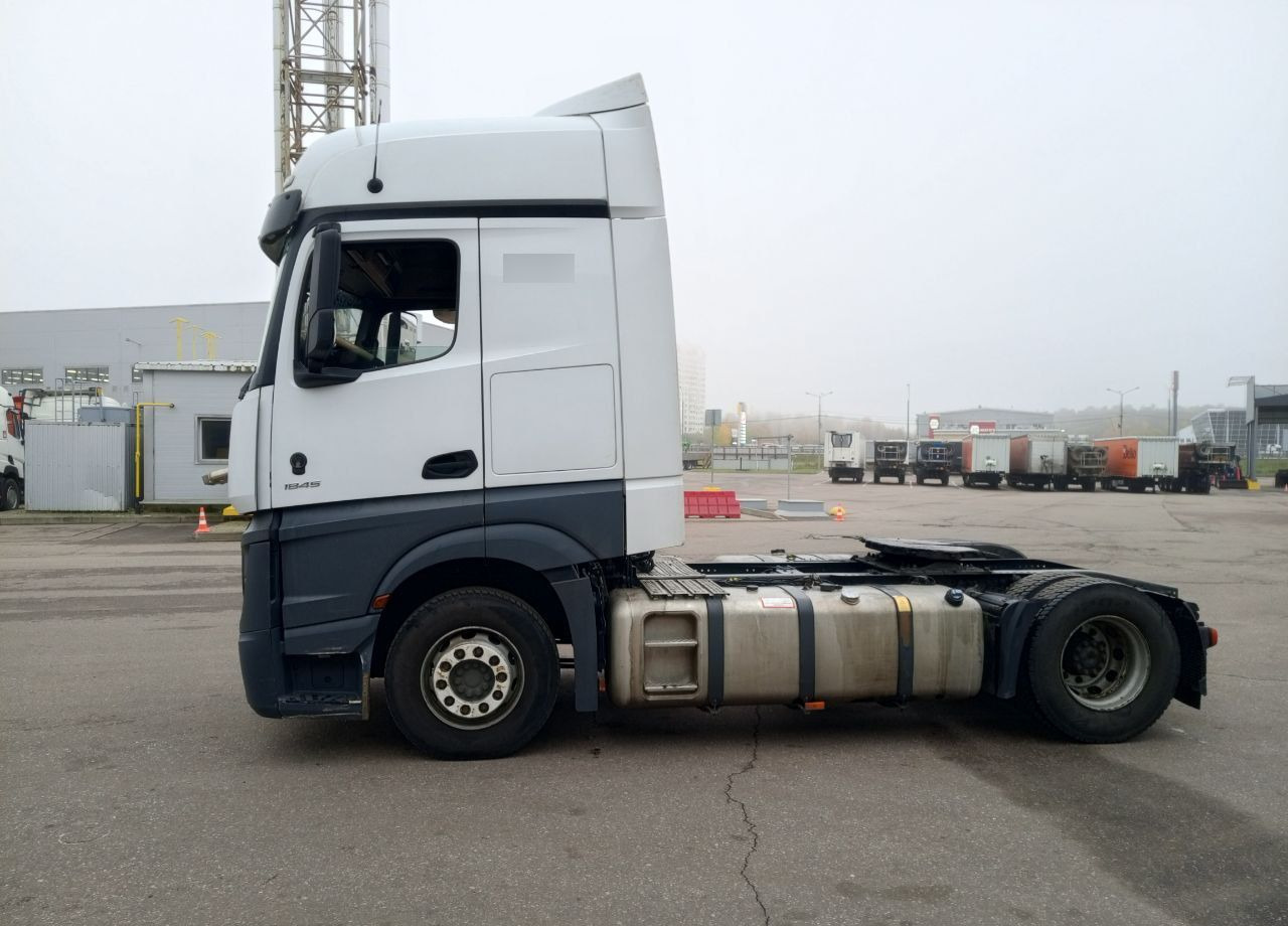 Mercedes-Benz Actros - Тягач: фото 4 Mercedes-Benz Actros - Тягач: фото 4