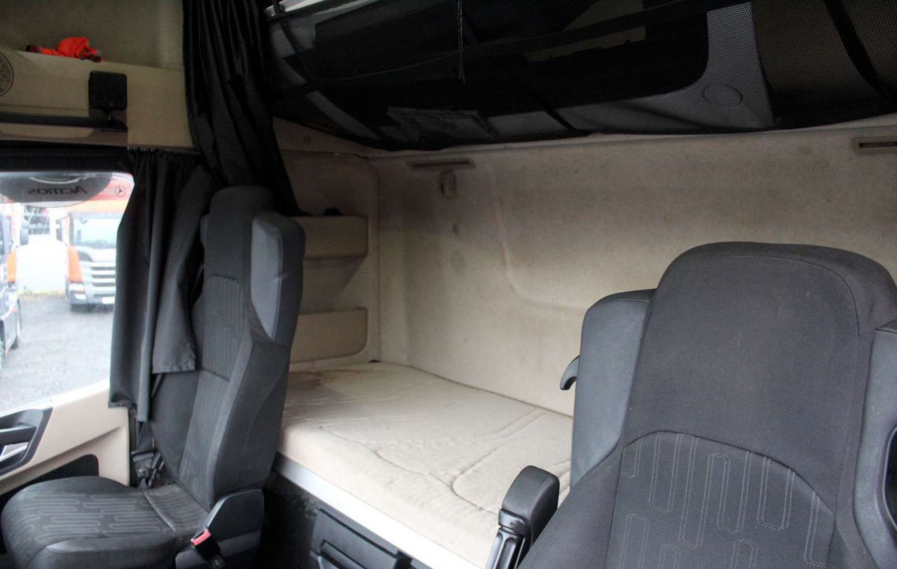 Тягач Mercedes-Benz Actros: фото 9