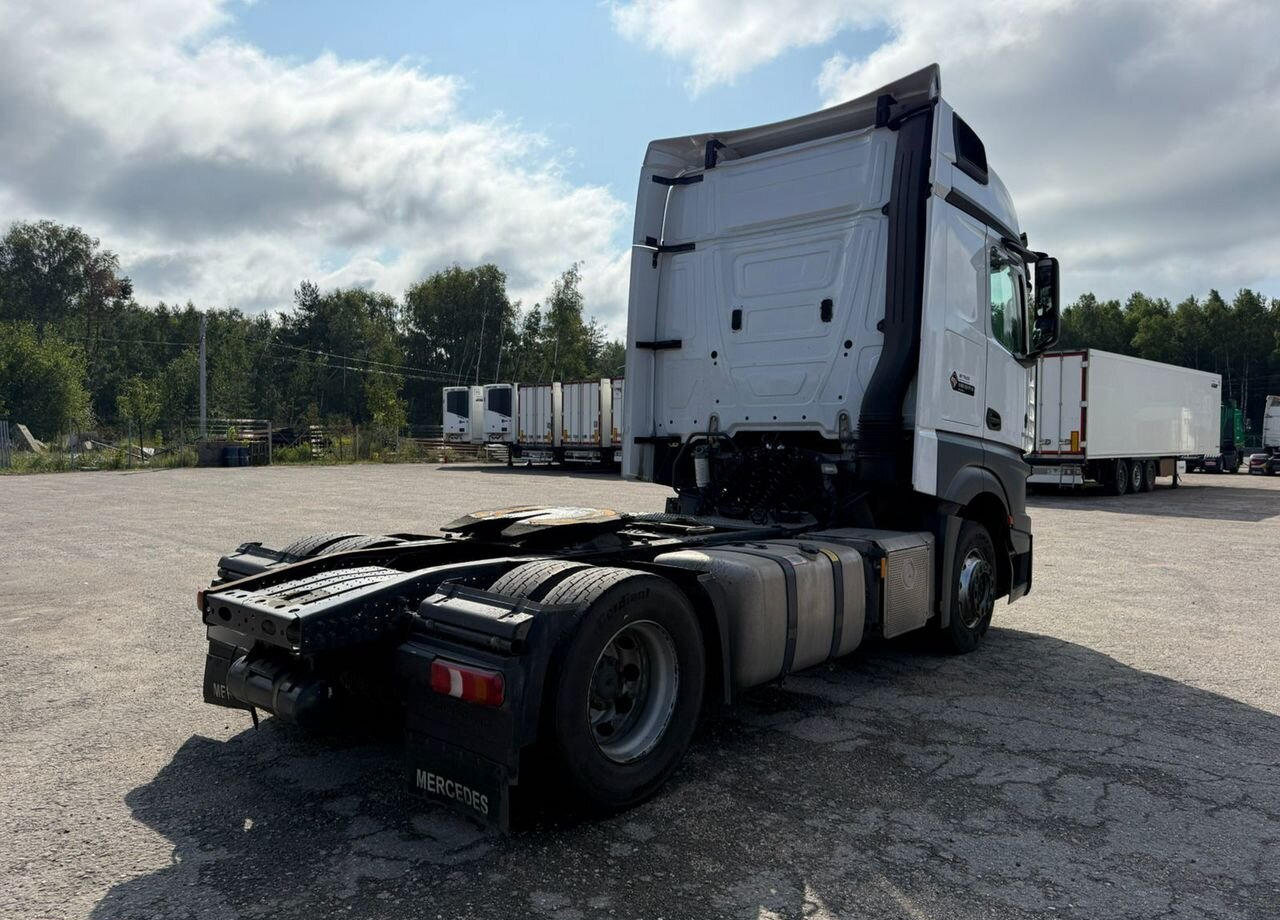 Тягач Mercedes-Benz Actros: фото 7 Тягач Mercedes-Benz Actros: фото 7