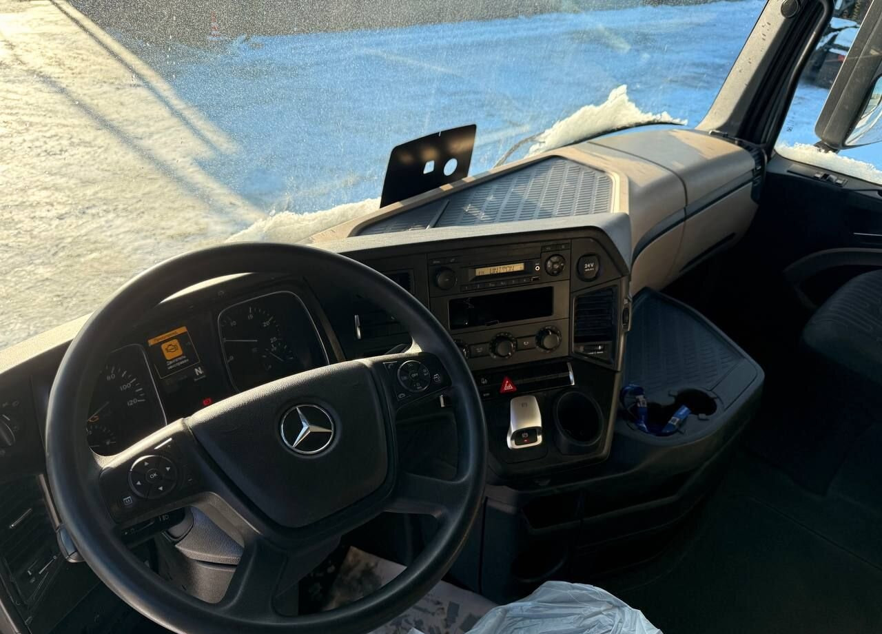 Тягач Mercedes-Benz Actros: фото 10