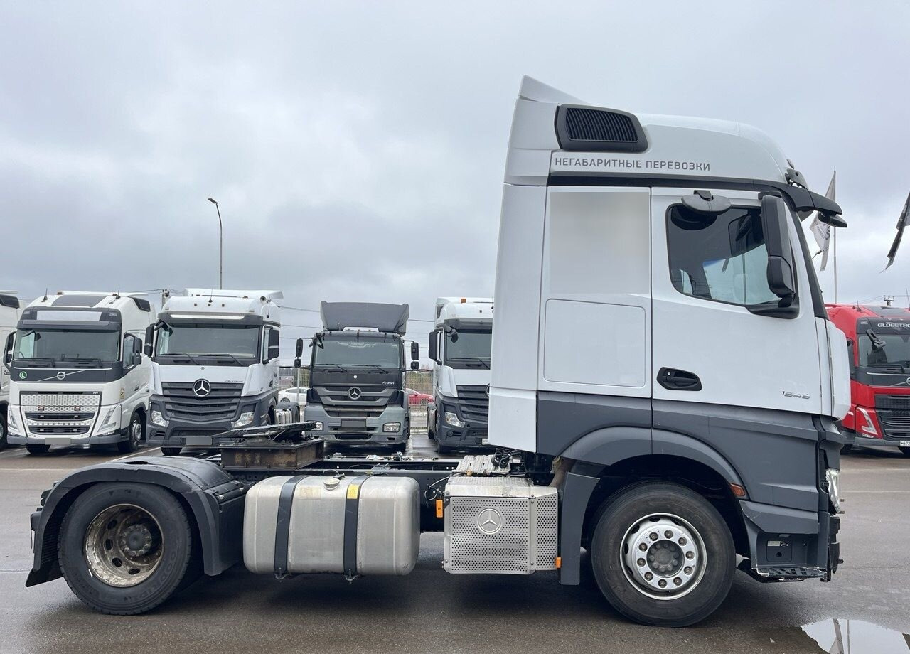 Тягач Mercedes-Benz Actros: фото 8