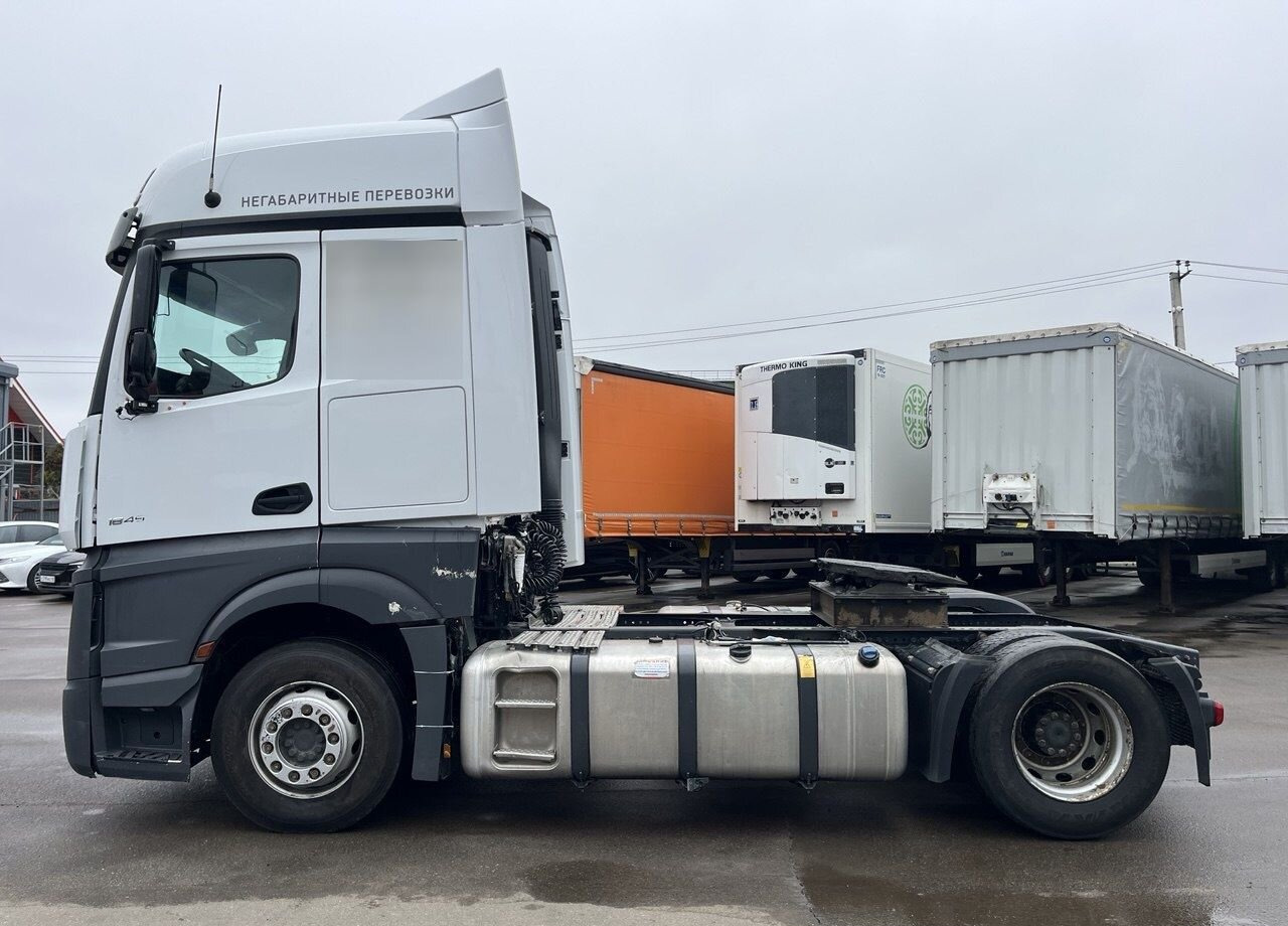 Mercedes-Benz Actros - Тягач: фото 4 Mercedes-Benz Actros - Тягач: фото 4