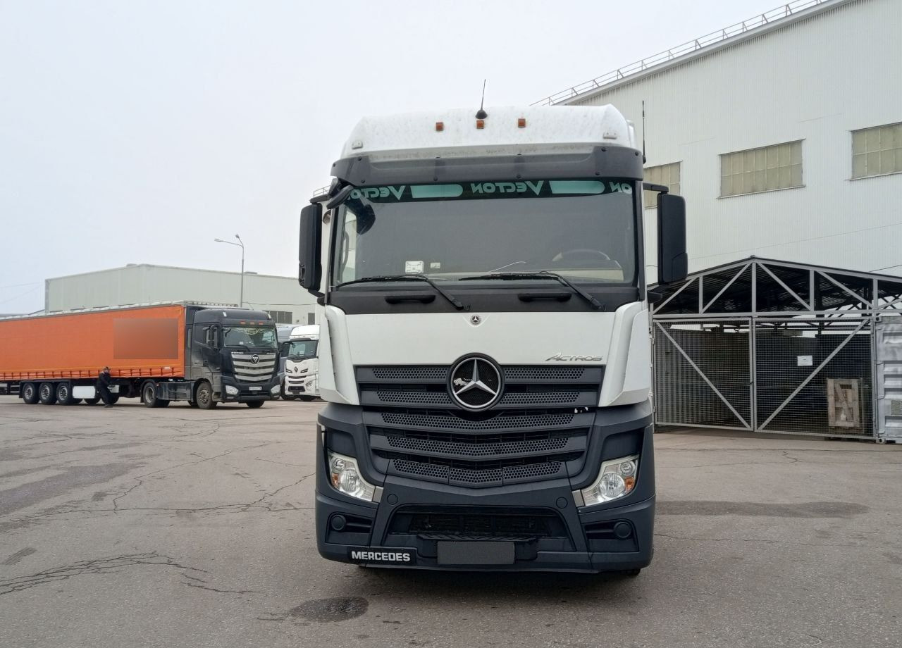 Mercedes-Benz Actros - Тягач: фото 2 Mercedes-Benz Actros - Тягач: фото 2