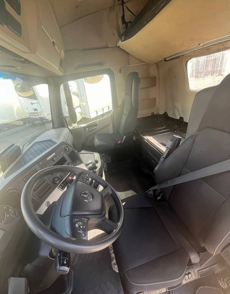 Тягач Mercedes-Benz Actros: фото 9 Тягач Mercedes-Benz Actros: фото 9