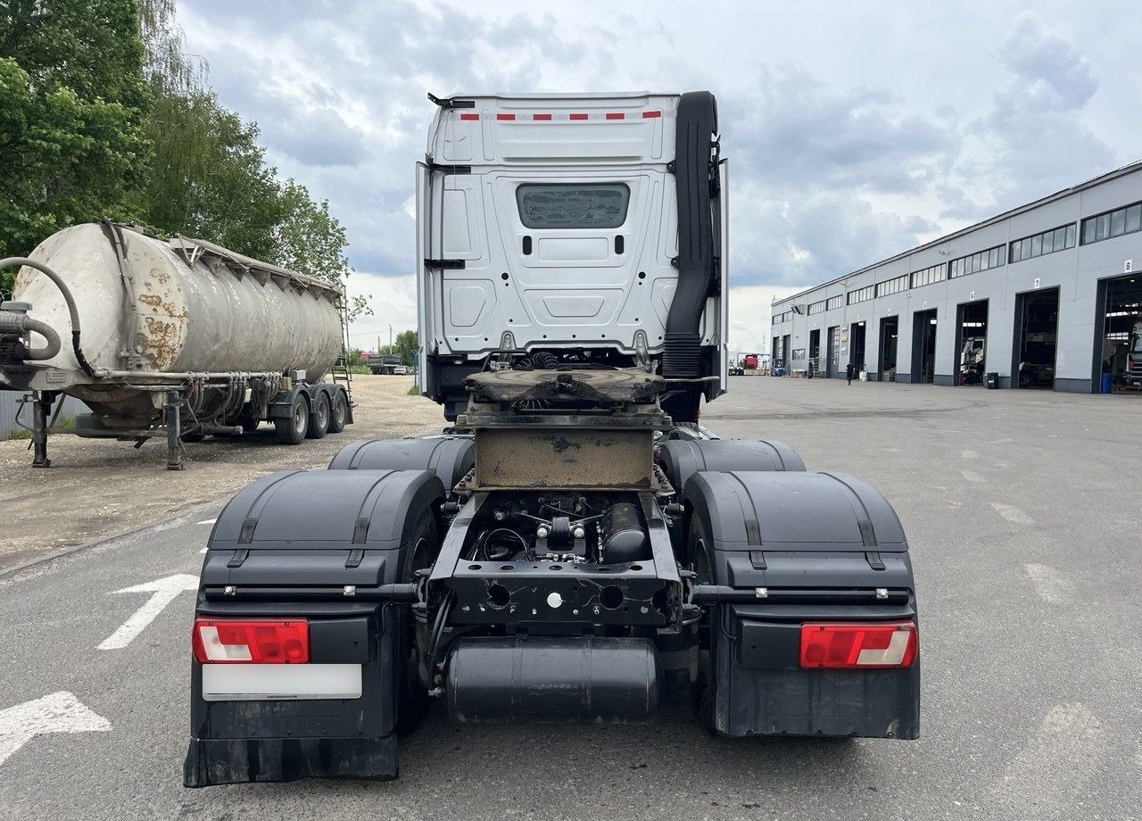 Тягач Mercedes-Benz Actros: фото 6 Тягач Mercedes-Benz Actros: фото 6