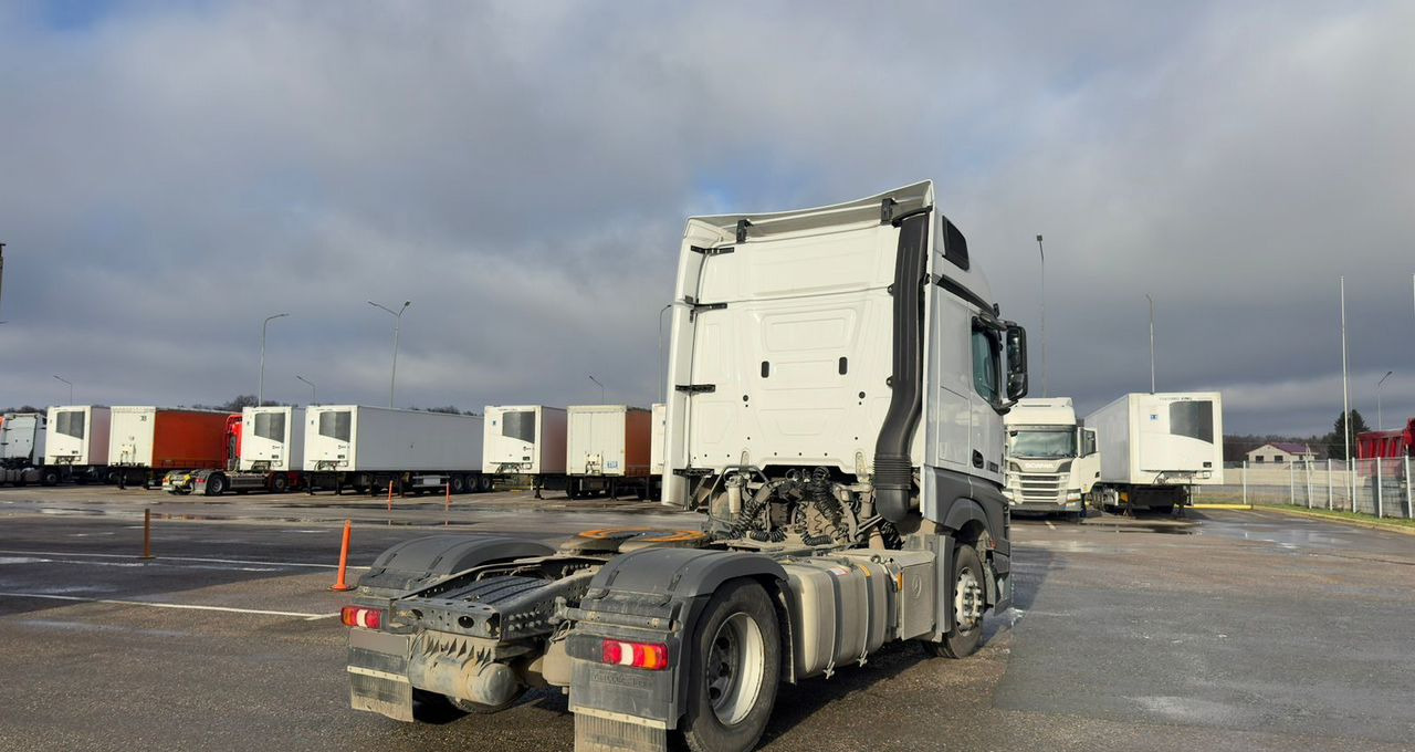 Тягач Mercedes-Benz Actros: фото 7 Тягач Mercedes-Benz Actros: фото 7