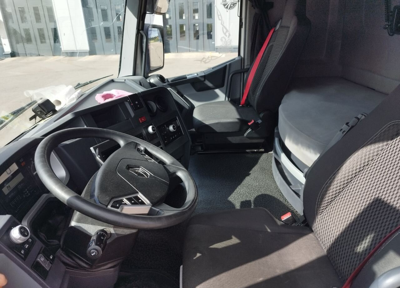 Тягач Renault T-Series: фото 9 Тягач Renault T-Series: фото 9