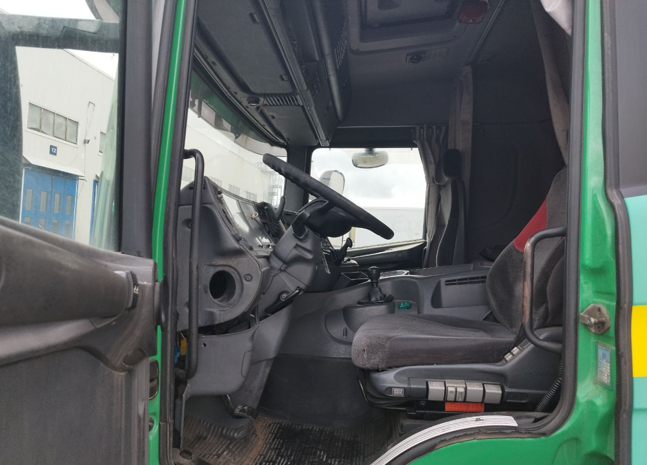 Тягач Scania P: фото 9