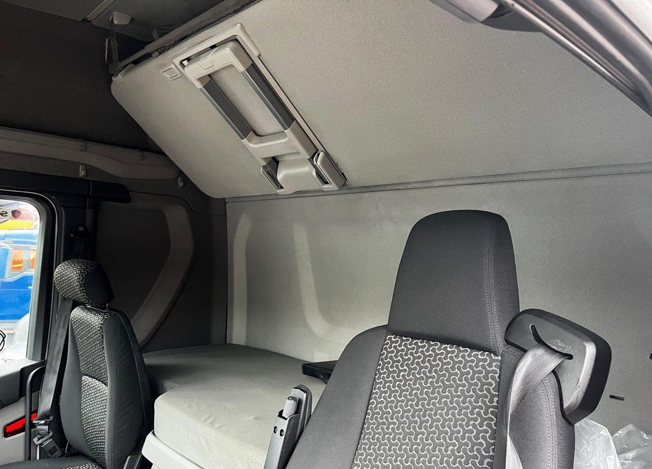 Тягач Scania R: фото 12