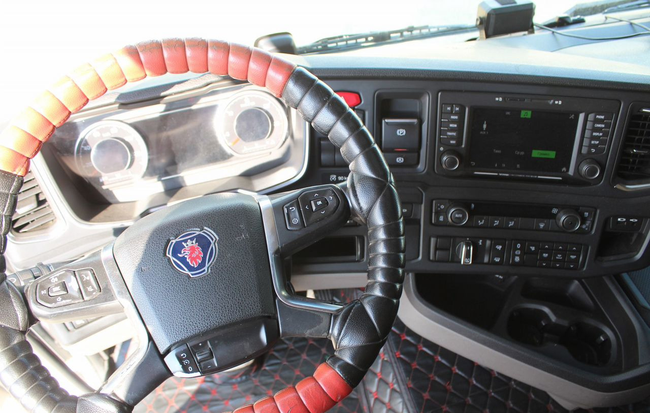 Тягач Scania R: фото 10