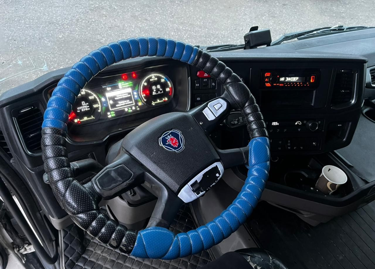 Тягач Scania R: фото 14