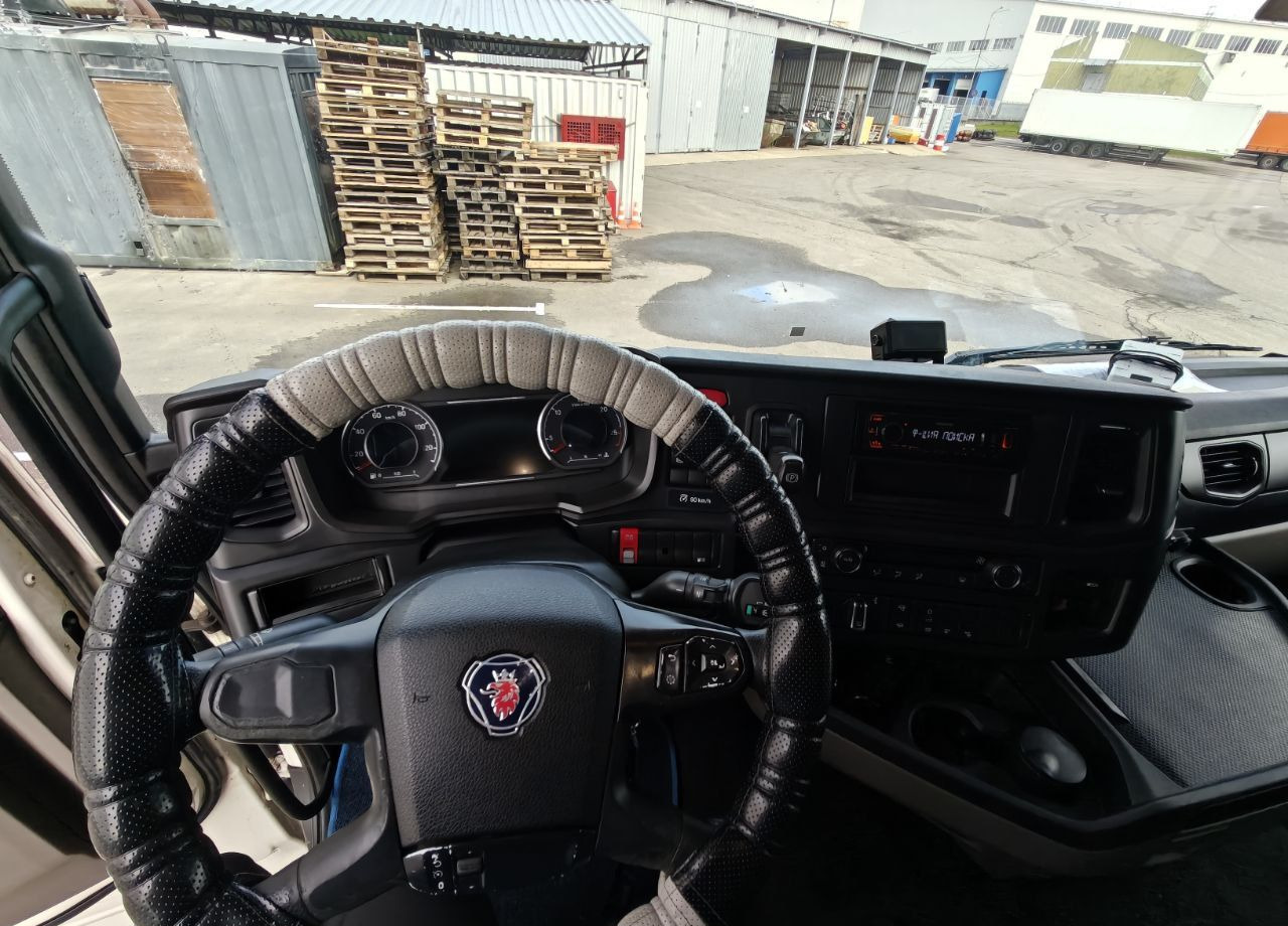 Тягач Scania R: фото 9