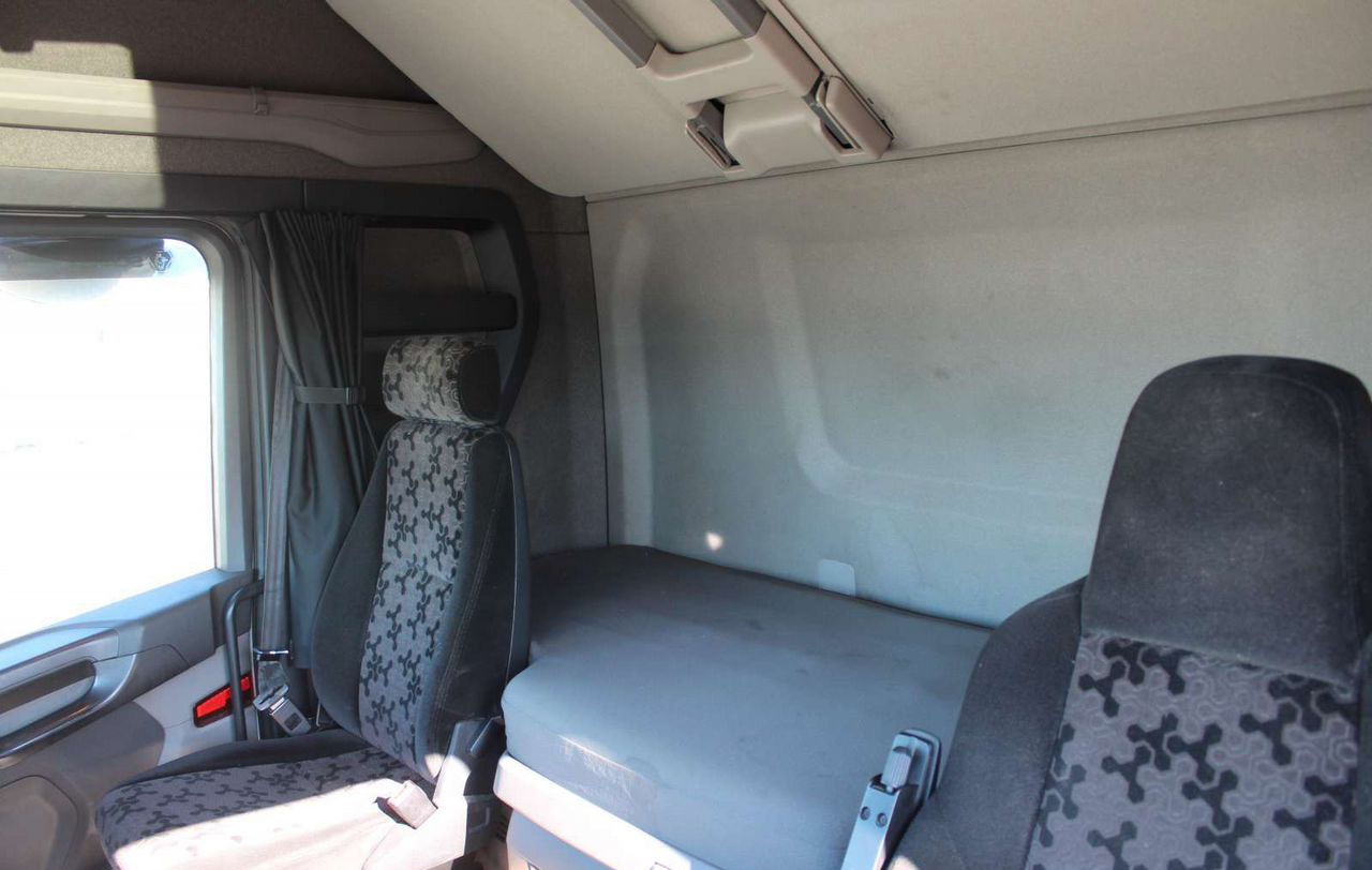 Тягач Scania S: фото 9