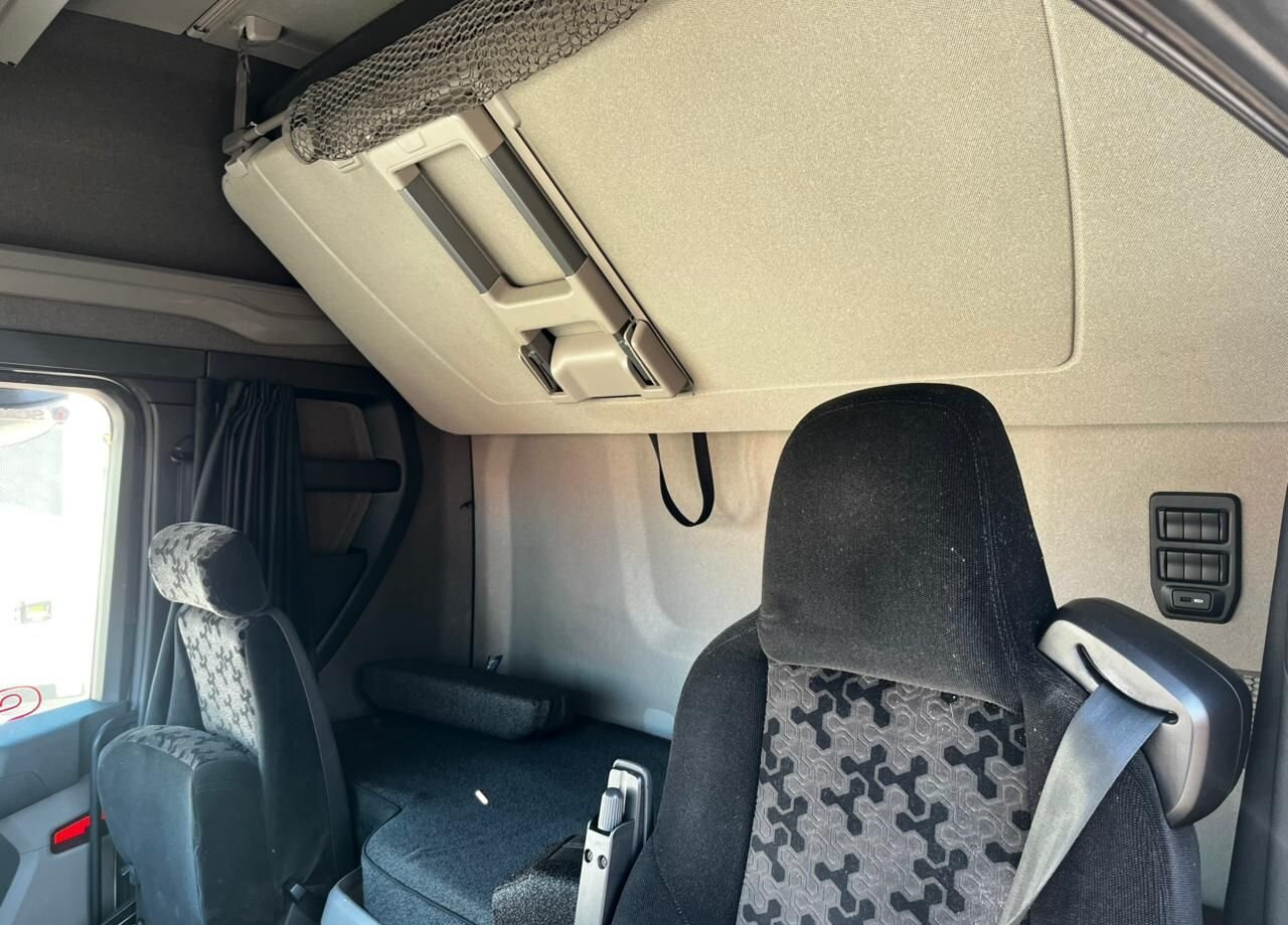 Тягач Scania S: фото 9