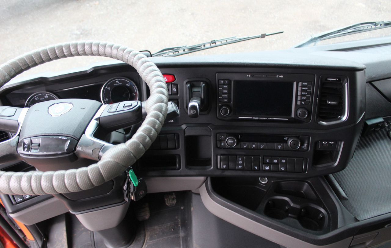 Тягач Scania S: фото 10