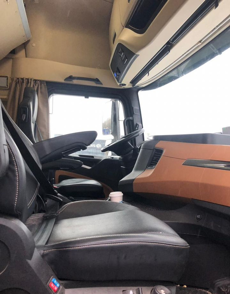 Тягач Shacman X6000: фото 15