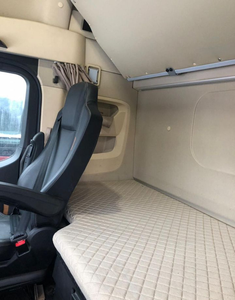 Тягач Shacman X6000: фото 18