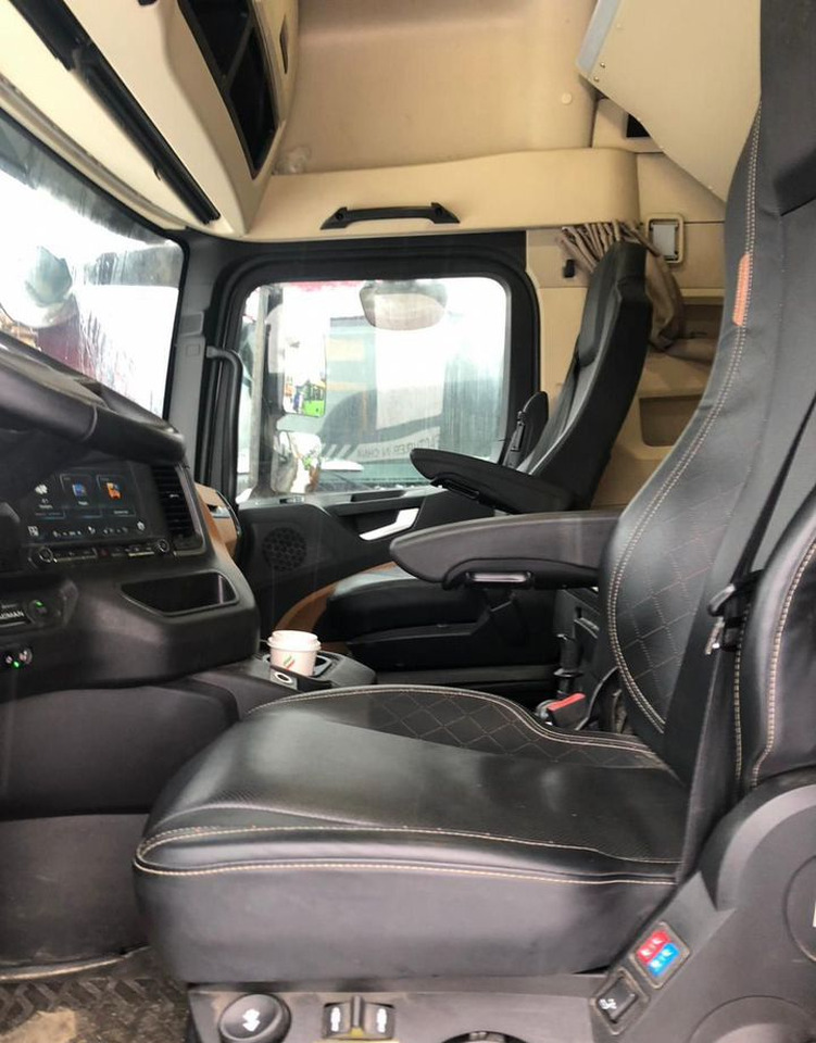 Тягач Shacman X6000: фото 16