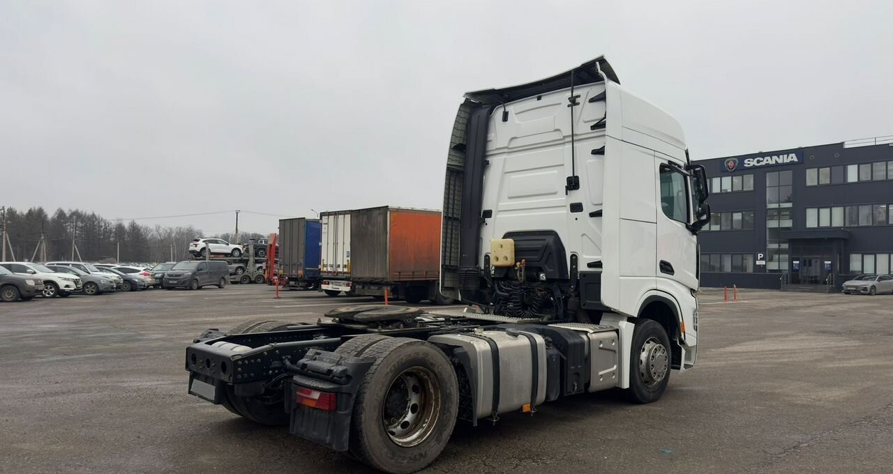 Тягач Shacman X6000: фото 7