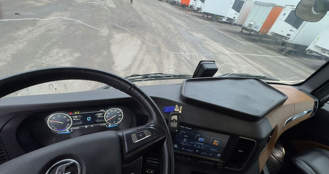 Тягач Shacman X6000: фото 11