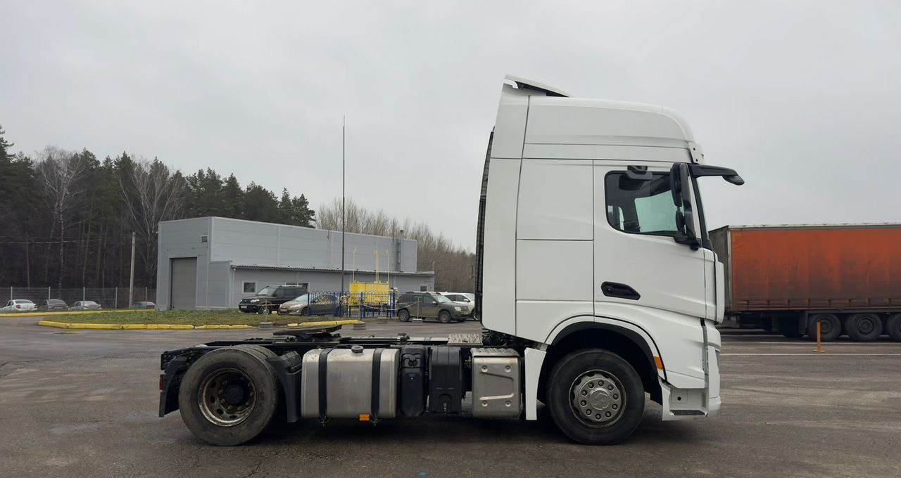 Тягач Shacman X6000: фото 8