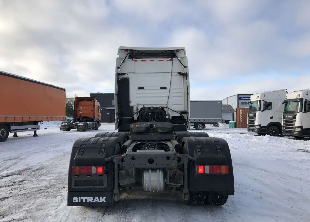 Тягач Sitrak C7H: фото 6