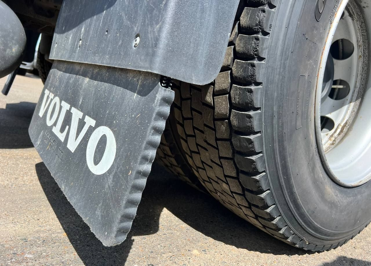 Тягач Volvo FH: фото 14