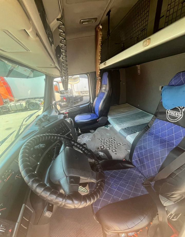 Тентованный грузовик Volvo F-Series: фото 10