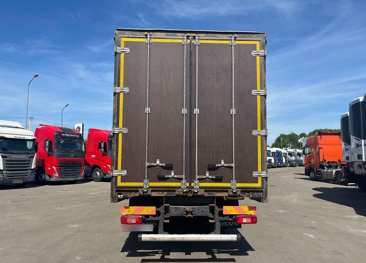 Тентованный грузовик Volvo F-Series: фото 6