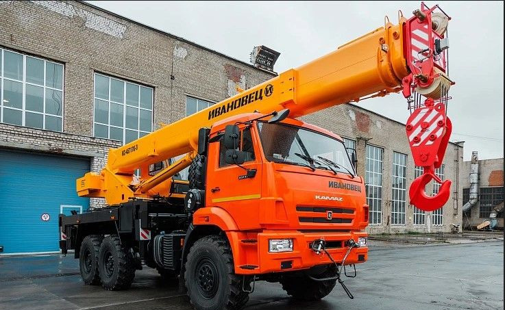 Ивановец КС-45717К-3В - Автокран: фото 2 Ивановец КС-45717К-3В - Автокран: фото 2