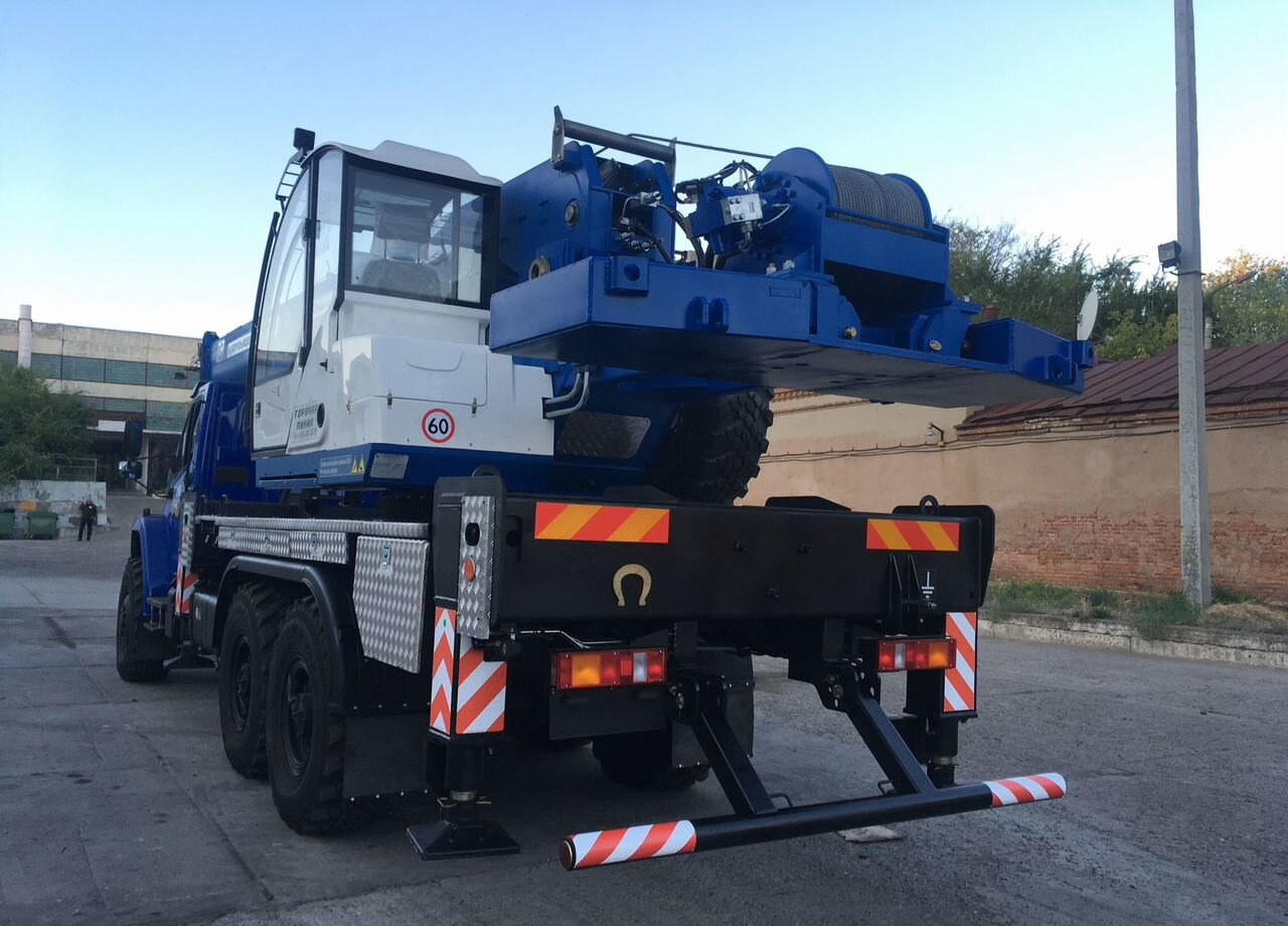 Камышинский КЗ КС-55729-3К-31 - Автокран: фото 3 Камышинский КЗ КС-55729-3К-31 - Автокран: фото 3