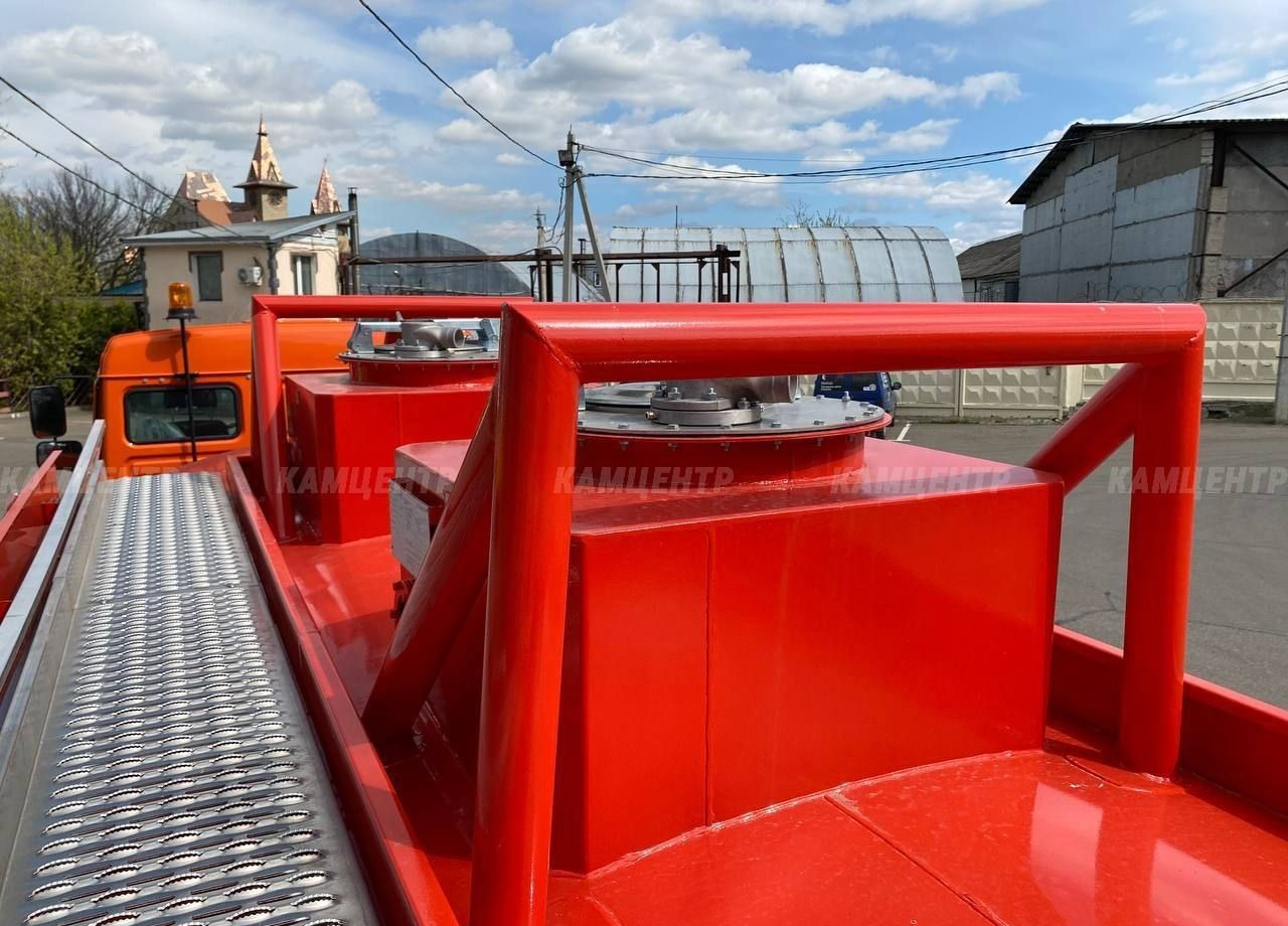 Новый Грузовик с цистерной КАМАЗ 43118-3027-48: фото 14