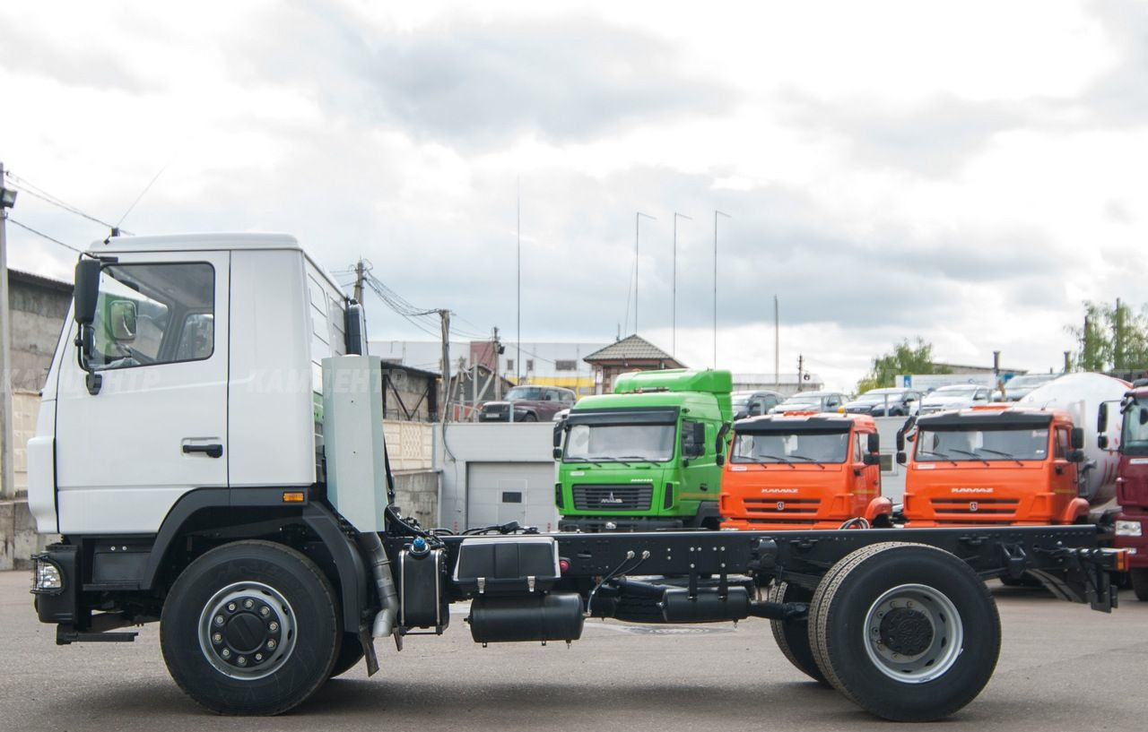 МАЗ 534025-585-013 - Грузовик-шасси: фото 4 МАЗ 534025-585-013 - Грузовик-шасси: фото 4