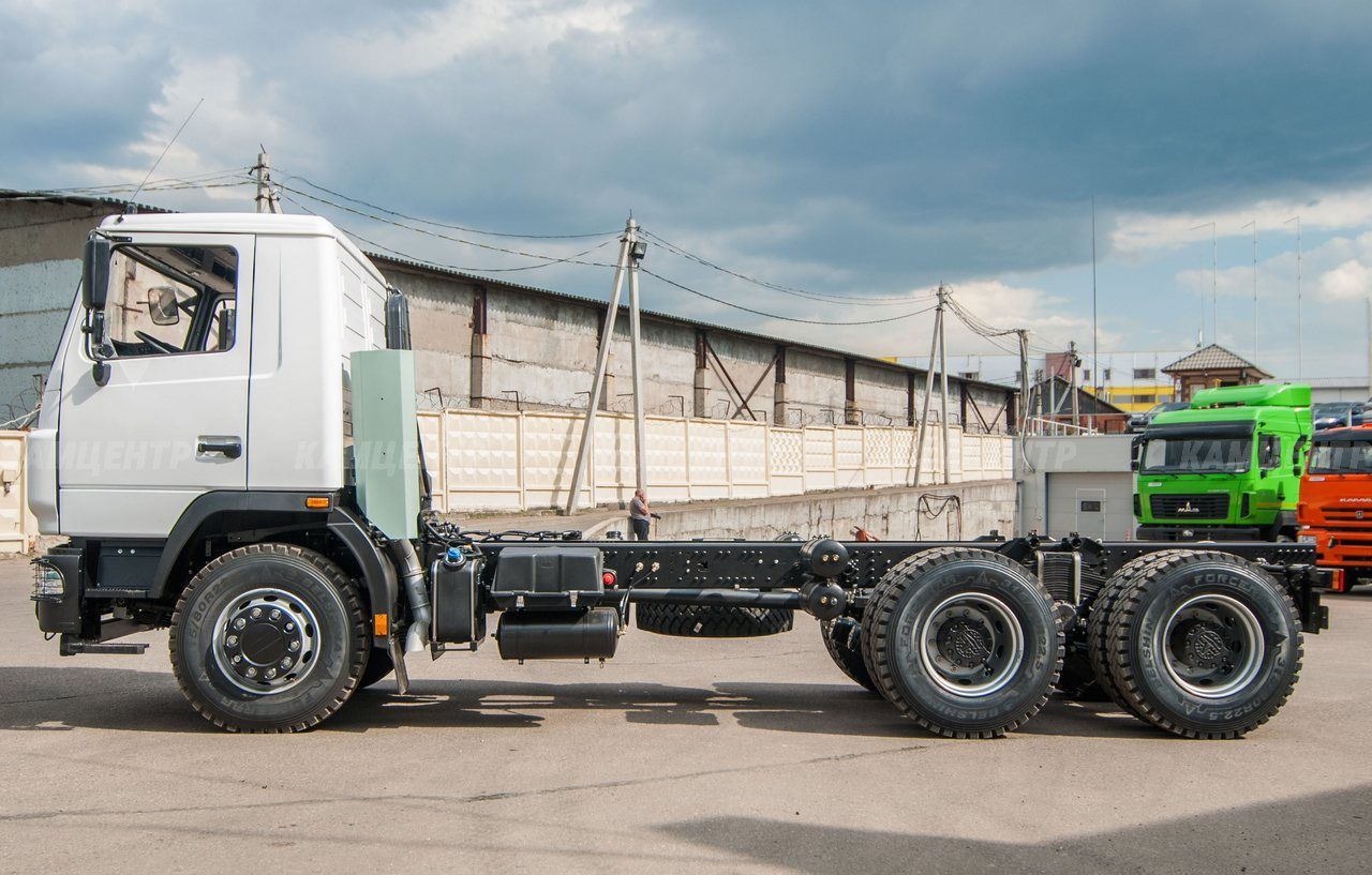 МАЗ 631226-585-042 - Грузовик-шасси: фото 4 МАЗ 631226-585-042 - Грузовик-шасси: фото 4