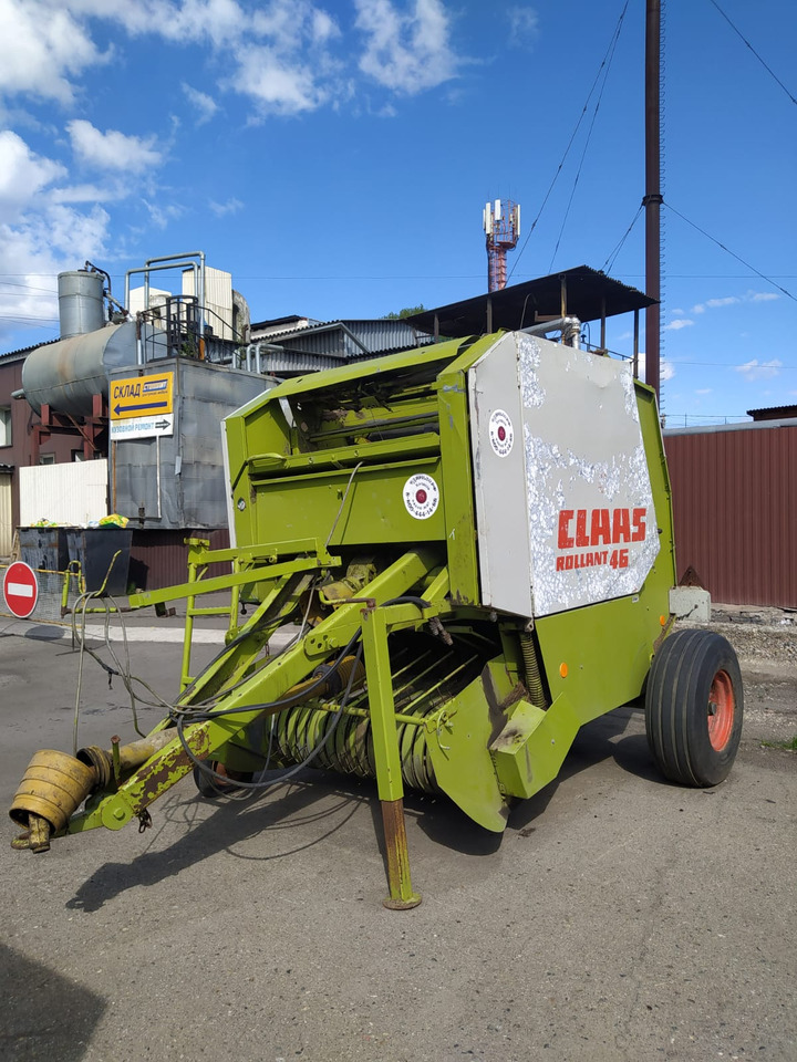 Claas Rollant 46 - Пресс-подборщик рулонный: фото 1 Claas Rollant 46 - Пресс-подборщик рулонный: фото 1